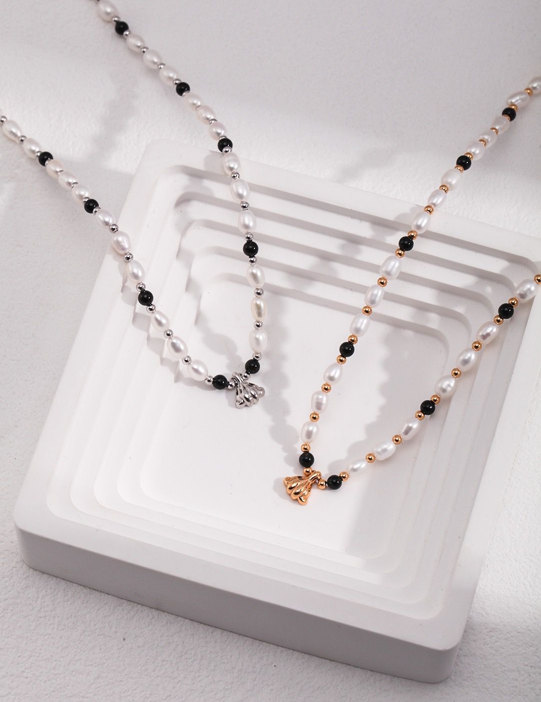 Handcrafted Pearl and Agate Necklace with Freshwater Pearls and Agate Stones