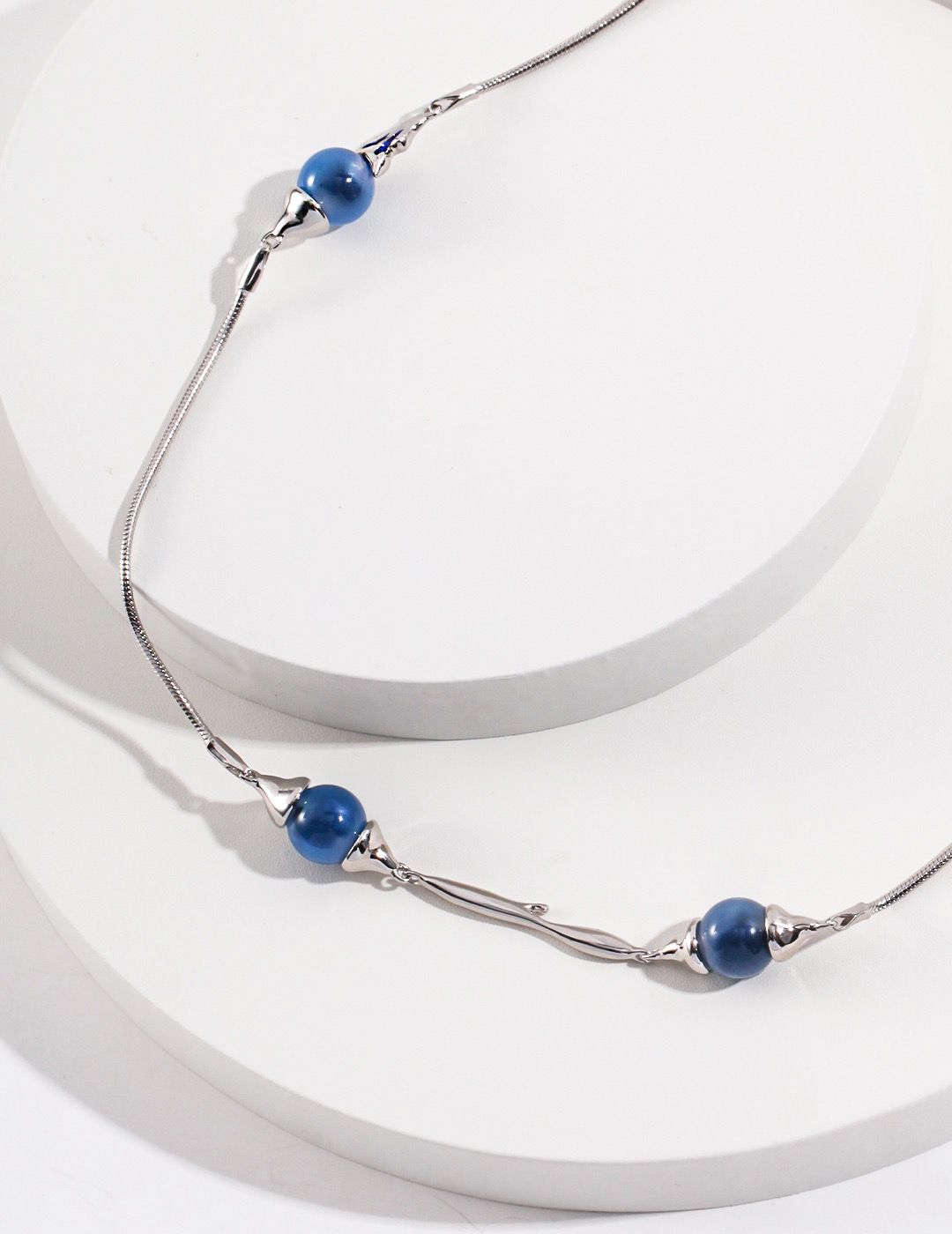 Blue agate collar necklace with silver chain