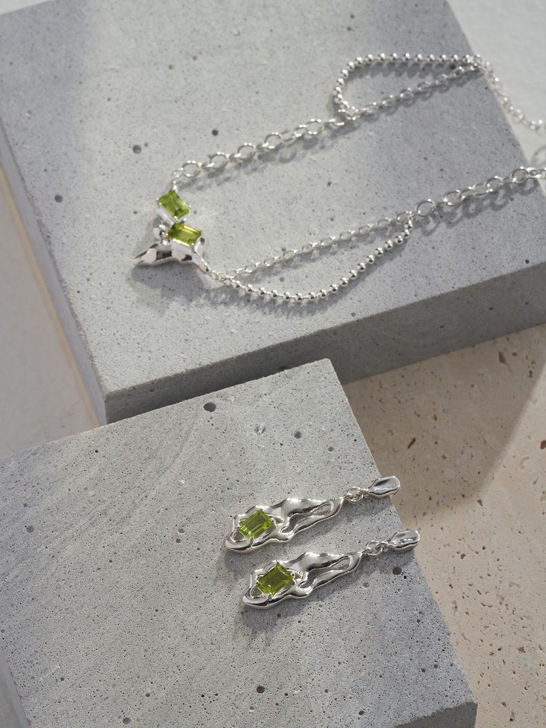 Green Peridot Drop Earrings with Pear-Shaped Genuine Peridot Gemstones and Sterling Silver Lever-Back Clasp"